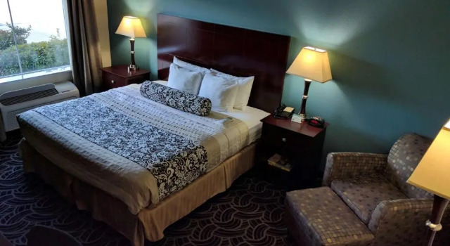 Номер Standard Best Western Plus Katy Inn & Suites