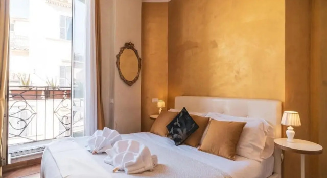 Двухместный номер Deluxe с балконом Golden Rooms Piazza di Spagna