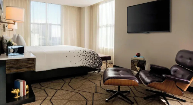 Люкс c 1 комнатой Renaissance Denver Downtown City Center Hotel