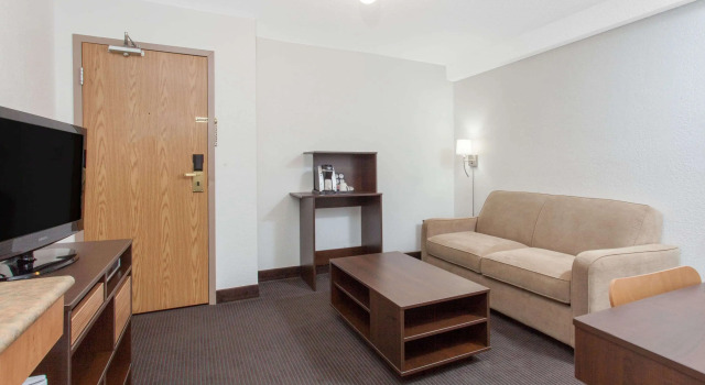 Super 8 by Wyndham Kenora