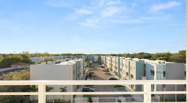 Студия Lofts of Aventura