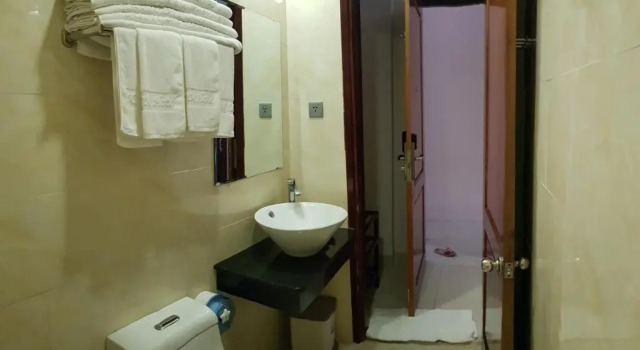 Четырёхместный номер Standard Kingdom Danang Hotel