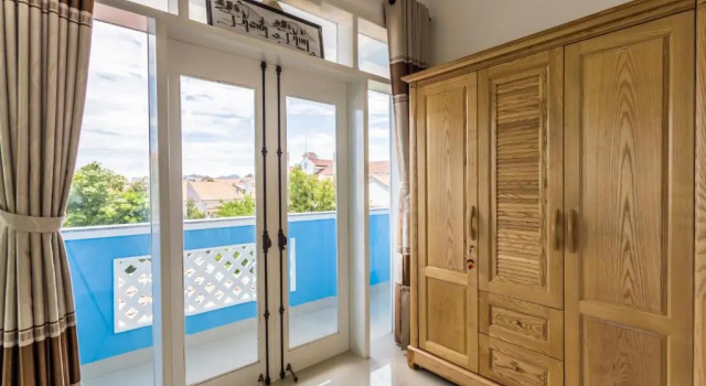 Трёхместный номер Standard с балконом Quynh Long Villa