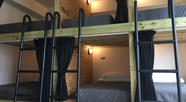 Wave Backpackers - Hostel