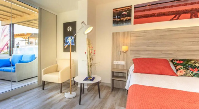 Полулюкс Hotel Levante