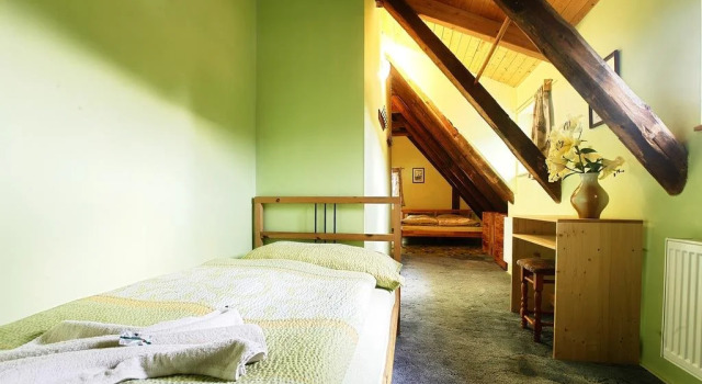 Chata Rychtářka, Book Hotel Hoteller i Jizera Mountains med parkering, Parkering