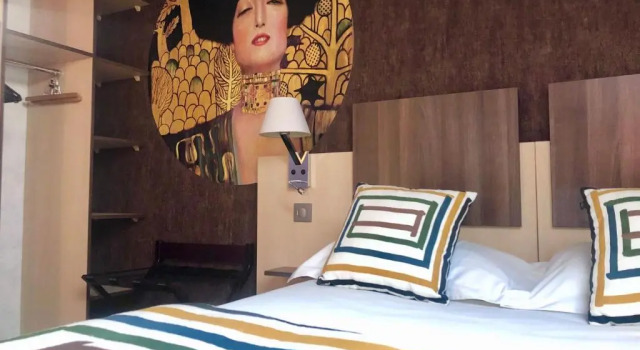 Номер Economy HOTEL ARVERNA VICHY - ClTHOTEL