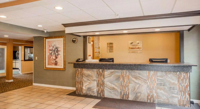 Econo Lodge Milwaukee Airport