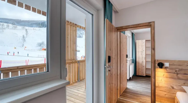 Семейный номер Standard с 2 комнатами с балконом и с видом на горы COOEE alpin Hotel Bad Kleinkirchheim