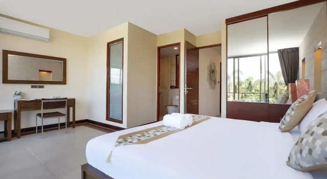 Designer 3BR Pool Access Villa Argent 8