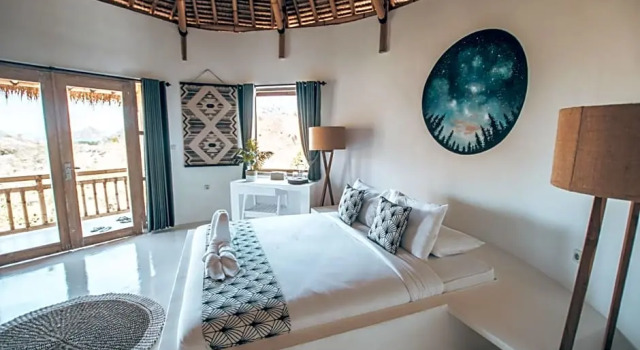 Люкс с балконом Mohini Komodo Resort