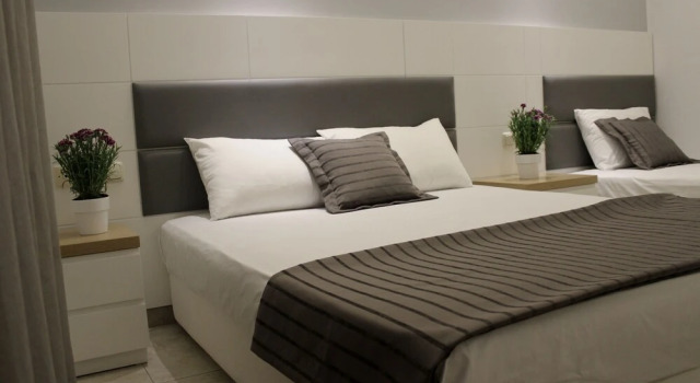 Трёхместный номер Standard с балконом Zeus Hotel
