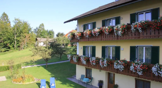Апартаменты с балконом Ferienwohnung Appartment mit Privatbadestrand Kusternighof