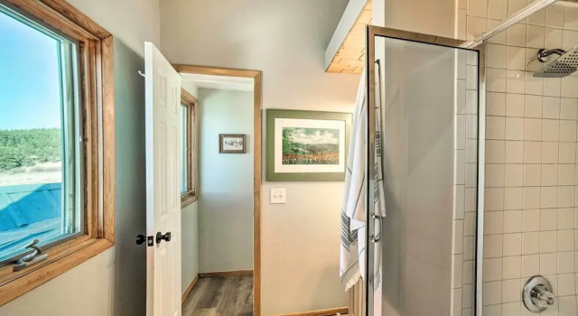 Коттедж Angel Fire Mtn View Cabin w/ Hot Tub: 2 Mi to Ski