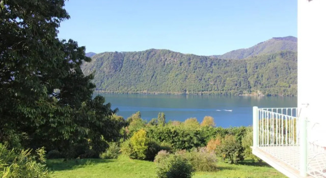 Апартаменты Meeting by the Lake With Terrace