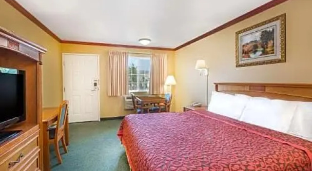 Четырёхместный номер Superior Days Inn King City