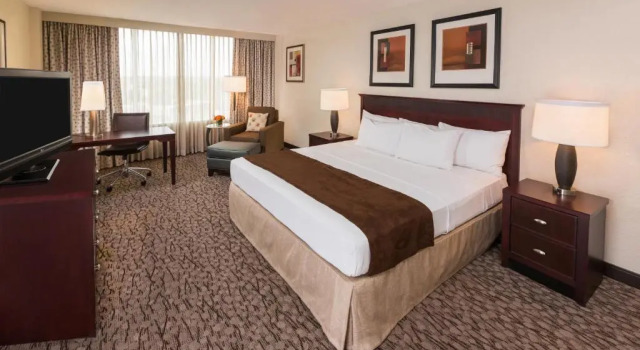 Номер Standard DoubleTree by Hilton Lafayette