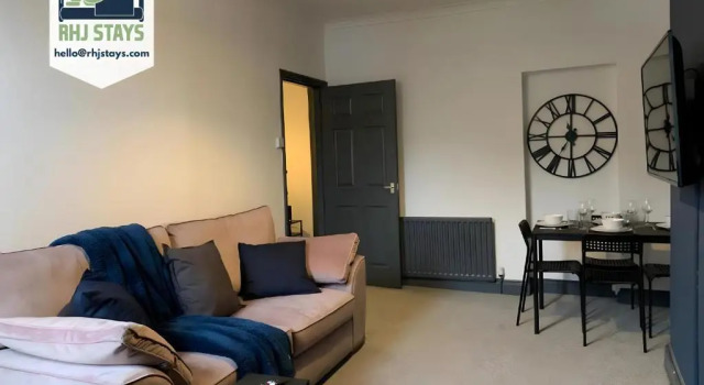 Saltwell - Delightful 3 Bedroom free parking free wifi, Забронировать Отель Гейтсхед Тайн и Уир