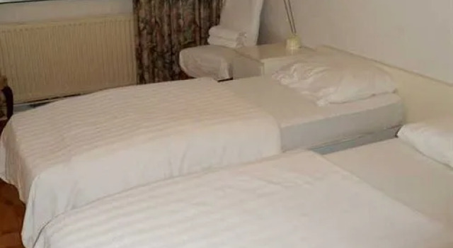 Ijplein Bed and Breakfast, Забронировать Отель Амстердам 