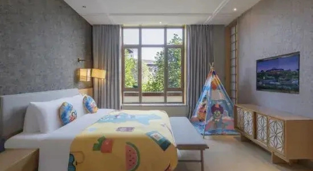 Двухместный люкс с видом на внутренний двор Holiday Inn Dalian Hot Spring By Ihg