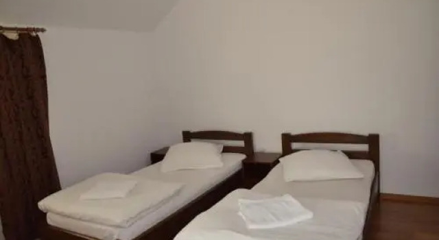 Casa Moteasca, Rezervovat Hotel Hotely v Hunedoara s parkováním, Parkování