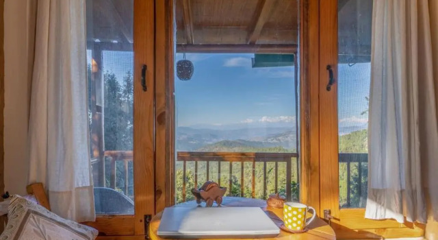 SaffronStays Altura, Mukteshwar - pahadi meals served at this pet-friendly orchard villa, Rezervovat Vila Hotely v Uttarakhand s parkováním, Parkování