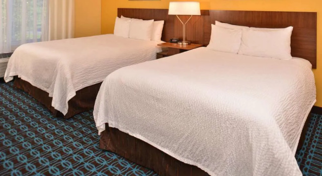 Fairfield Inn & Suites Louisville North, Забронировать Отель Отели Луисвилл с парковкой, рядом с Muhammad Ali Center, Парковка