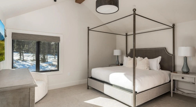 9 Deep Forest Drive 6 Bedroom Home by Moonlight Basin Lodging, Buchen Sie Ferienhaus Big Sky Montana