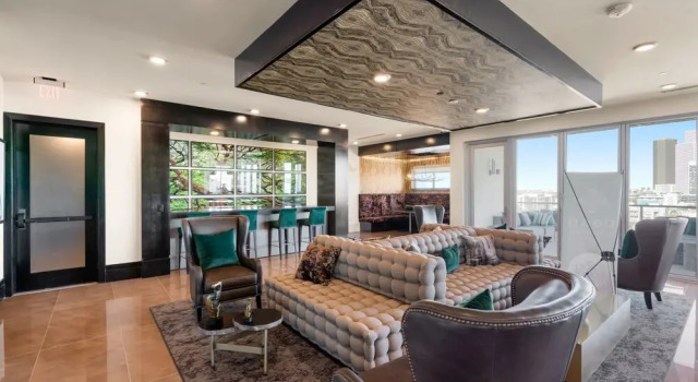 Kasa Houston Midtown South Apts, Забронировать Отель Отели Хьюстона с парковкой, рядом с Театр Ensemble, Парковка