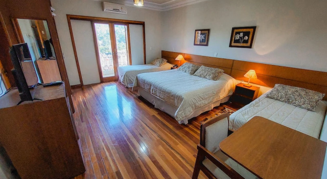 Четырёхместный номер Deluxe Pousada Victoria Villa By Nacional Inn - A 800 metros da Vila Capivari