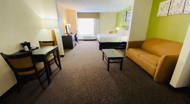 Люкс Sleep Inn & Suites Jacksonville near Camp Lejeune