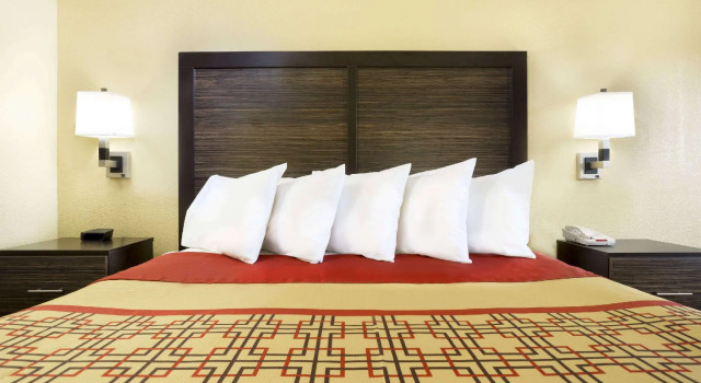 Двухместный номер Standard Days Inn by Wyndham Columbus-North Fort Moore