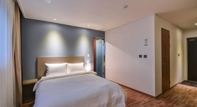 Номер Deluxe Sea Moon Tourist Hotel