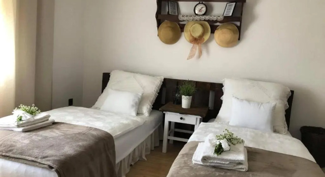 Borbély Vendégház, Book Hotel Hoteller i Western Transdanubia med parkering, Parkering