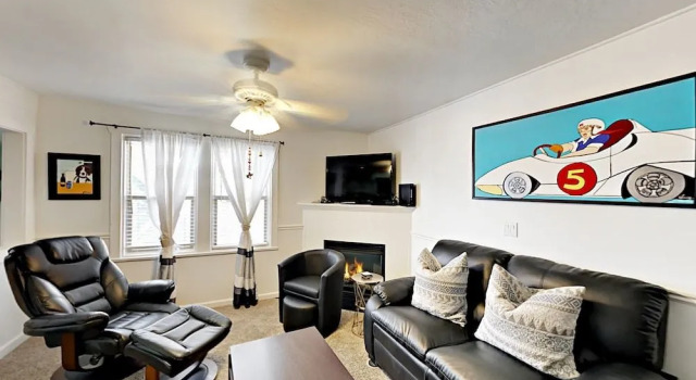 2BR Center Park City Condo by RedAwning, Забронировать Отель Отели Парк-Сити 3 звезды, рядом с Горнолыжный подъeмник Payday Lift, 3*