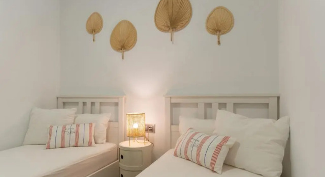 Апартаменты Modern 1 bedroom apt. Free parking. 10 min beach
