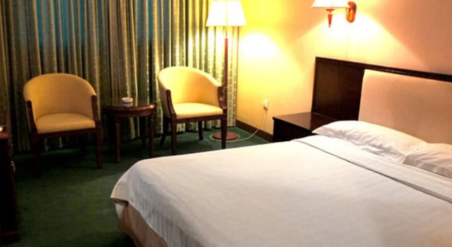 GreenTree Alliance Shenzhen Huanan Town Hotel, Rezerwuj Hotel Hotele w Shenzhen z parkingiem, Parking