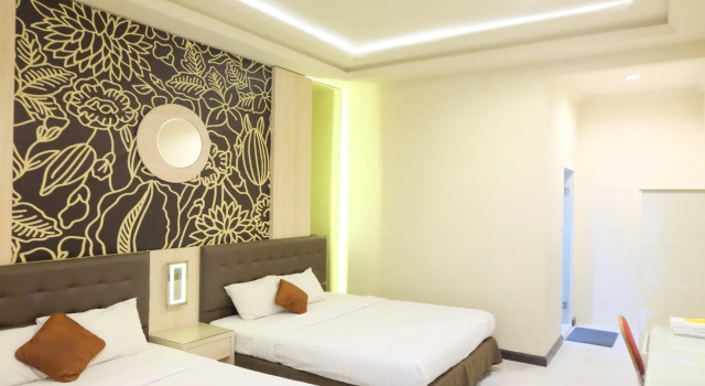 Hotel Indah Palace Tawangmangu, Book Hotel Hoteller i Tawangmangu med pool, Swimmingpool