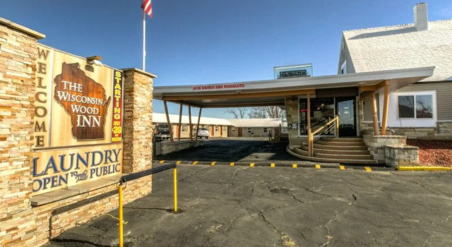 The Wisconsin Wood Inn, Buchen Sie Hotel Dickeyville Wisconsin