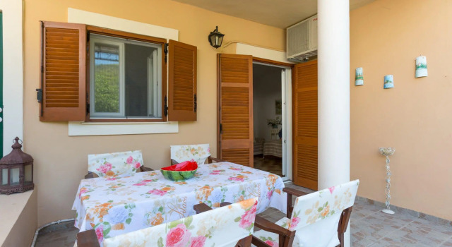 Effie Apartment in