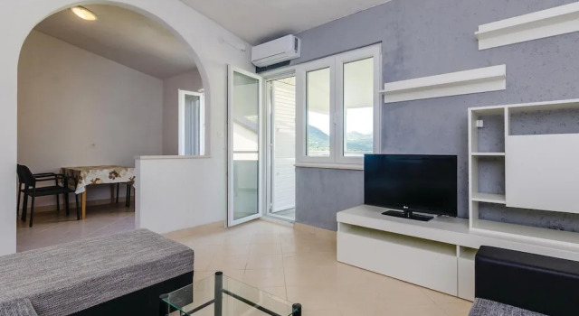 Amazing Home in Hodilje With Wifi and 2 Bedrooms