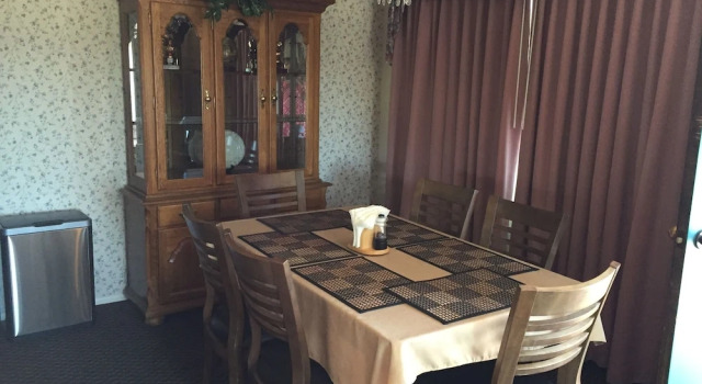 Люкс Executive с 2 комнатами Oakridge Inn