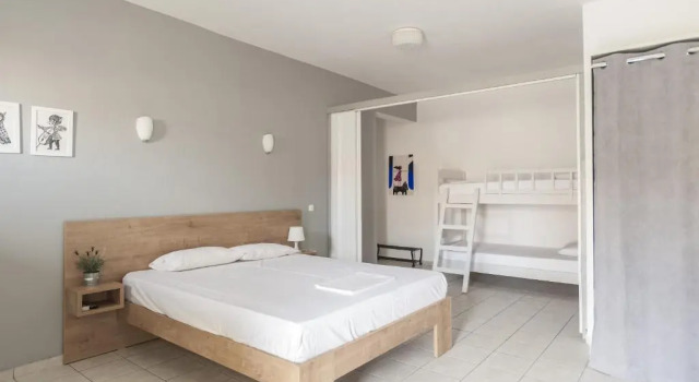 Студия с видом на сад Afkos Apartments
