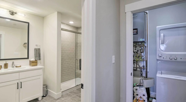 Winter Park Condo w/ Fireplace - 4 Mi to Slopes!, Забронировать Апартаменты/квартира Апартаменты Винтер Парка, рядом с Body Kneads Massage and Pilates, Апартаменты/квартира