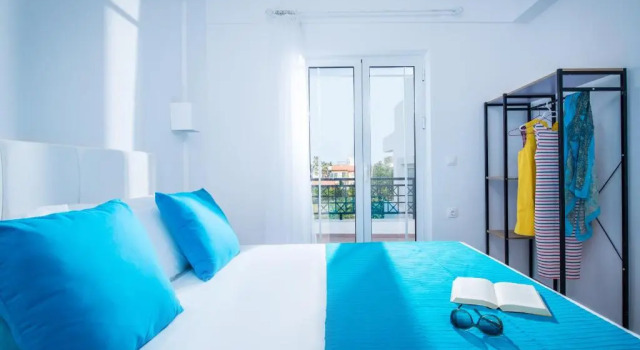 Полулюкс W Suites by Estia