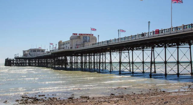 Апартаменты Gorgeous Central Studio with Balcony, 2 mins to Beach and Pier