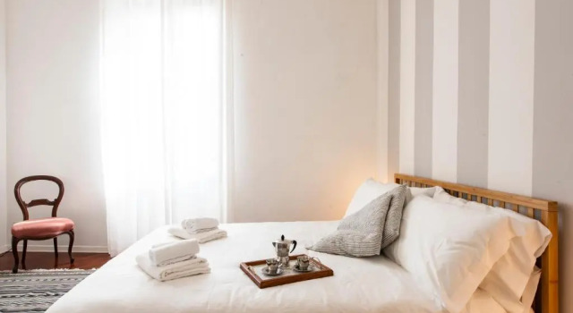 Renovated 19th-Century Apartment in an Authentic Area, Забронировать Апартаменты/квартира Лунгарно дель Темпио Флоренция, рядом с Дом Буонаротти