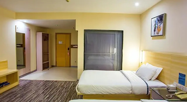 Двухместный номер Business City Comfort Inn Guilin High Speed Railway Station
