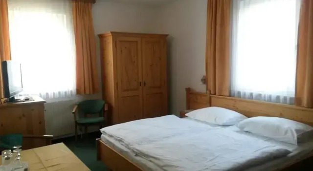 Pension Parzer Pressbaum bei Wien, Prenota Hotel Pressbaum Bosco Viennese