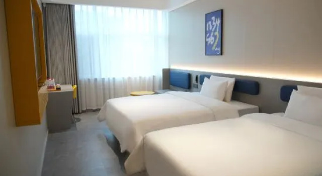Семейный люкс Standard 7 Days Inn (Linxia Prefecture Museum Xinghua Jinxiucheng Branch)